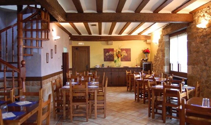 Interior de Alai Taberna