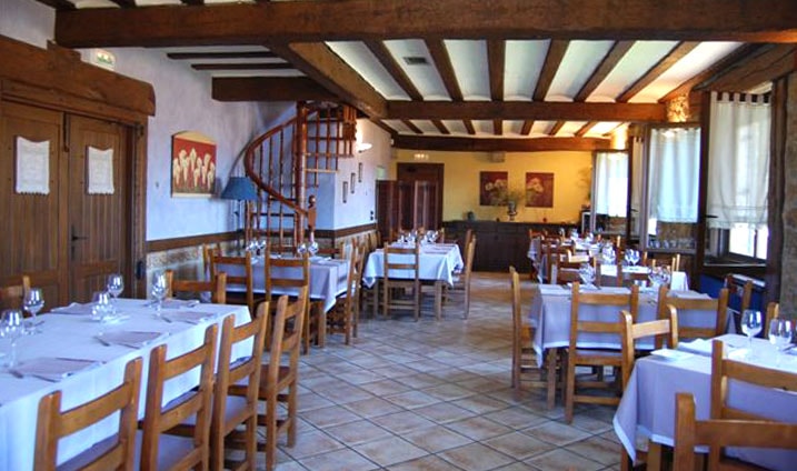 Interior de Alai Taberna